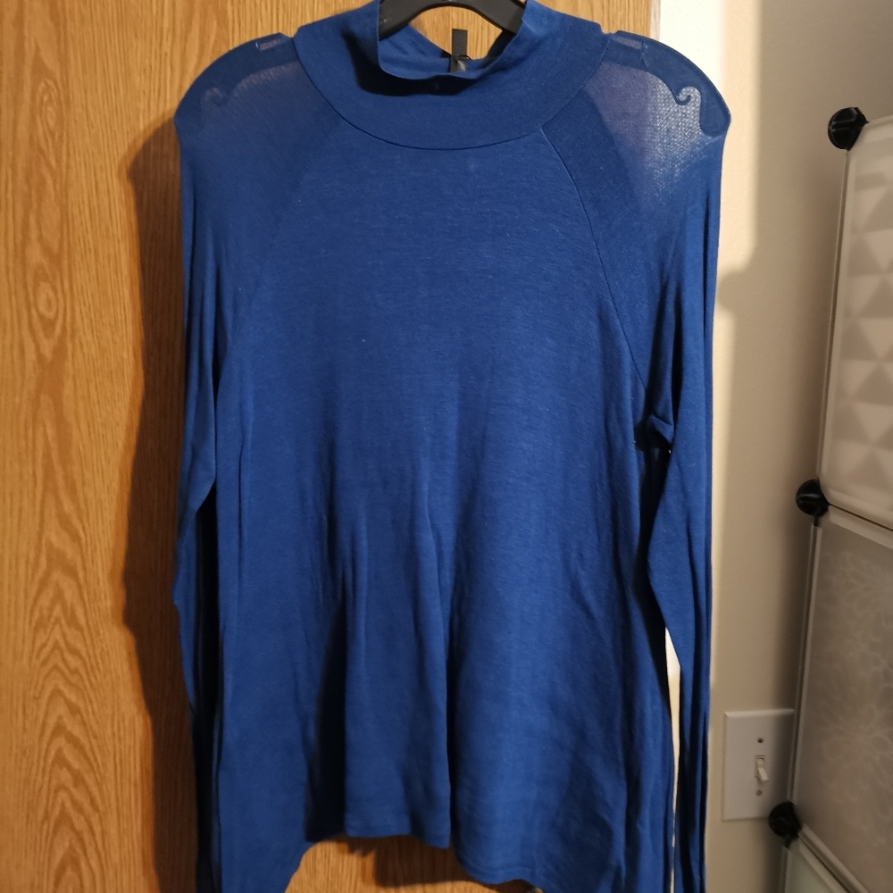 Bcbg top